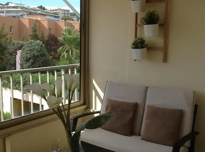 Spacious In The Center Of Terrace Easy Walk To The Croisette And Palais - 1923 Lägenhet