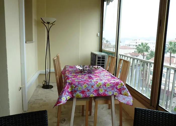 Spacious In The Center Of Terrace Easy Walk To The Croisette And Palais - 1923 Lägenhet